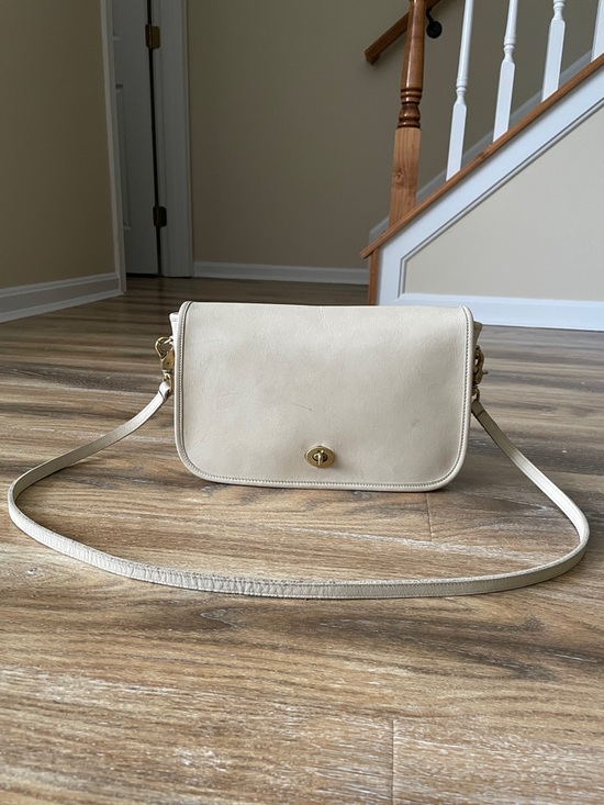 Coach Handbags - Coach Vintage Turnlock Shoulder Bag in Bone